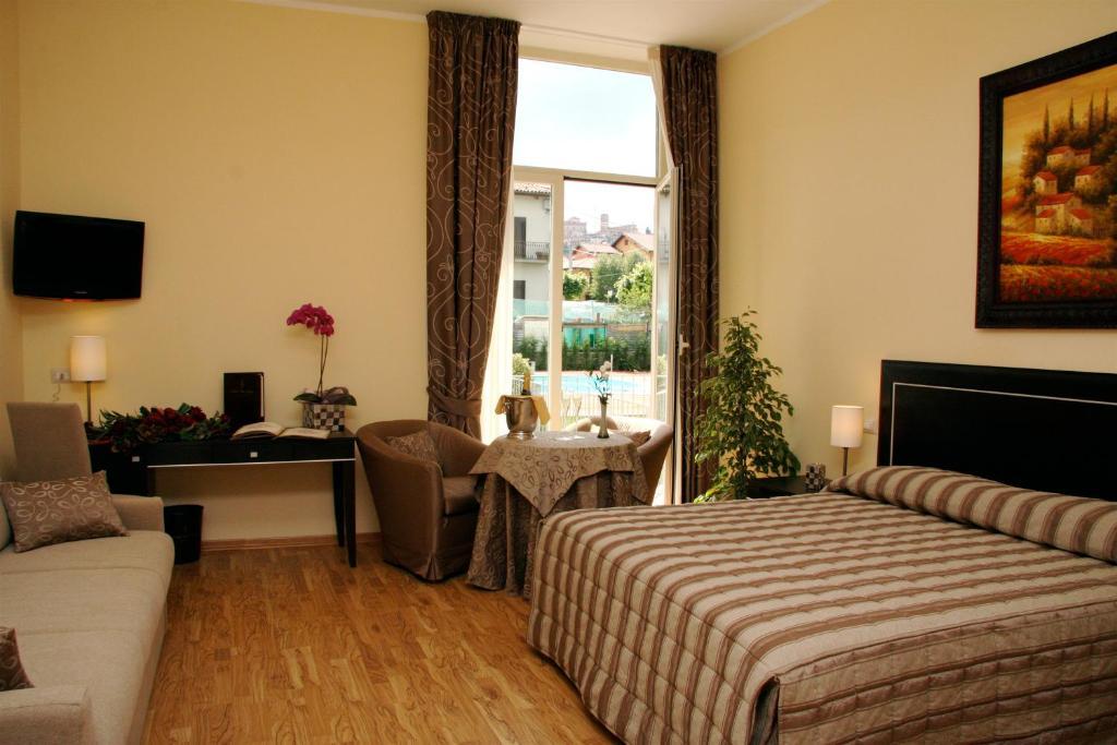 Hotel Villa Cinzia Villanova Mondovì Rom bilde